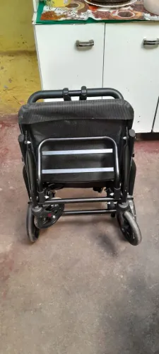 Cadeira de rodas usasda excelente