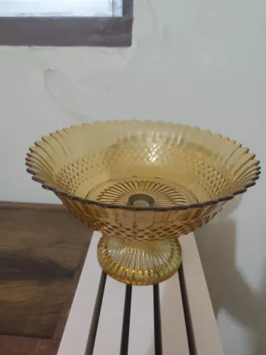 Fruteira de vidro âmbar <br>*40 reais*