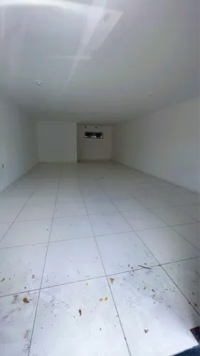 Vendo ou Alugo Ponto comercial iparana