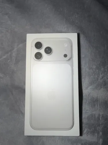 iPhone 17promax troco no 14 voltando 6000 para mim, celular com menos de 2 meses de uso 