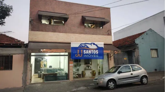 Casa comercial com salão e 2 kitnets na Mooca !