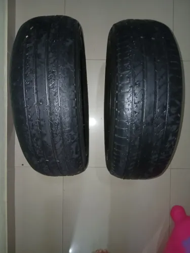 2 pneus Michelin 185/60 15r