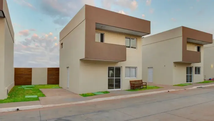 Lindo Sobrado em condominio fechado 107 m², novo, alto padrão, 3 suites no Jd Maria Ines