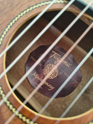 Violão pequeno Tagima baby mahogany