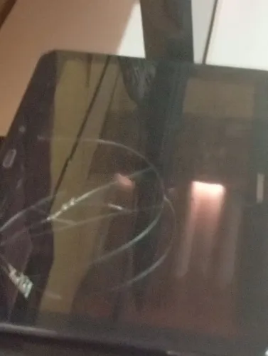 Vendo 3 notebook para retirada de peças 1 está funcionando mais a tela está trincada