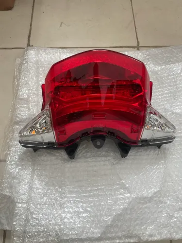 VENDO LANTERNA PCX 2019 a 2022