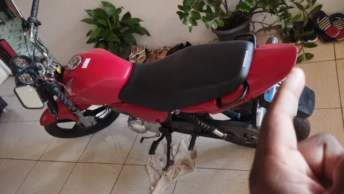 Moto toda boa