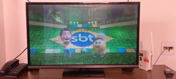 TV Panasonic Smart LED LCD 32" - Modelo TC-32DS600B Valor a negociar.