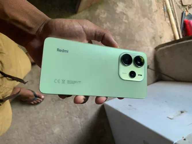 Redmi note 14 seminovo vendo ou troco por iPhone ..preferência ou iPhone XR ou iPhone 11