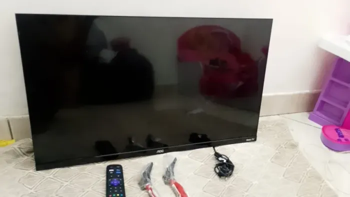 ? AOC Roku Smart TV 32" - Semi Nova, Apenas 5 Meses de Uso - R$ 900 ?