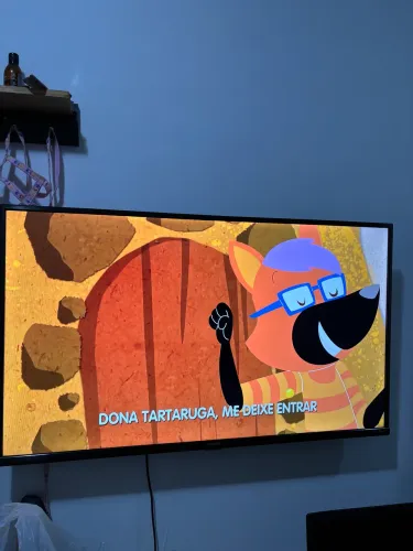 TV SEMP 43 polegadas com controle remoto