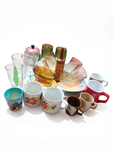 Lotão com 28 peças variados louças porcelanas artesanato promocional