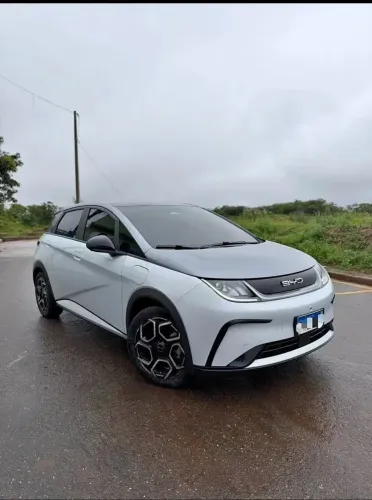 BYD Dolphin EV (Elétrico) 2025