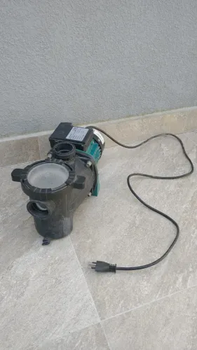 Vendo Motor para Piscina - R$ 150,00 - em Itajaí-SC