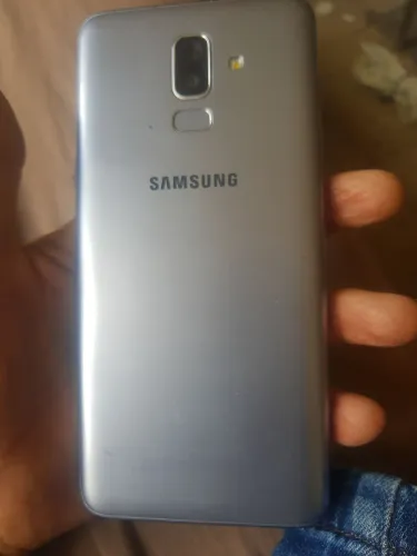 Samsung J8