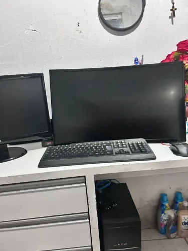 PC GAMER DE ENTRADA<br><br>I5 3g<br>6 ram<br>GT 9500<br>SSD 128 gb<br>Monitor curvado Samsung 27 polegadas