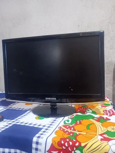 Tv monitor Samsung 20 polegadas.