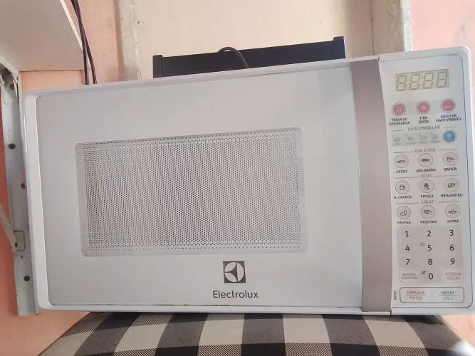 Microondas Eletrolux (20 litros) 