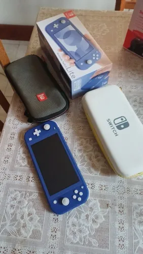 Nintendo switch lite (2 meses de uso)