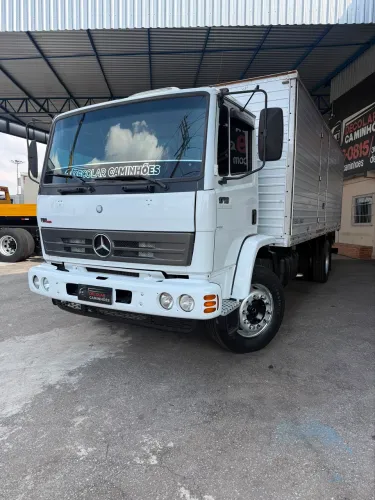 Mb 1718 baú 2009