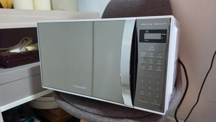 Micro-ondas Panasonic 21L Branco Espelhado 127V - usado só 1 semana