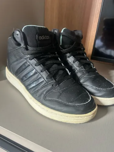 Tênis feminino Adidas cano alto