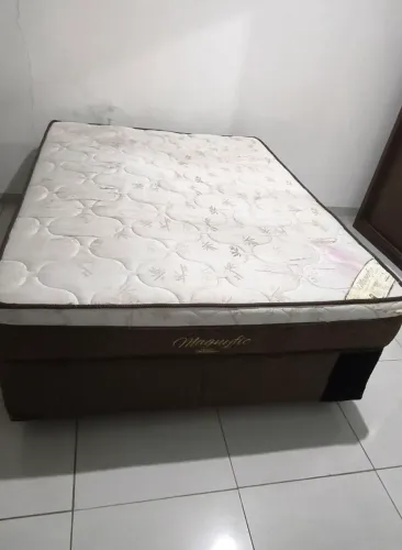 Cama casal Box