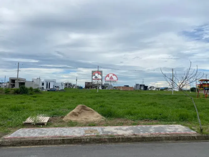 Terreno à Venda no Bosque da Imperatriz