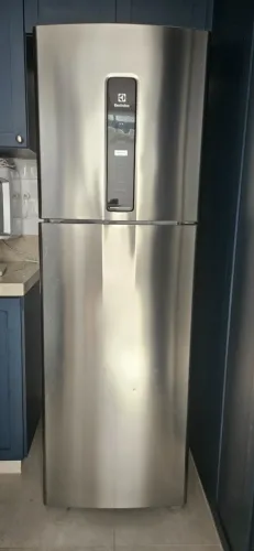 Geladeira Electrolux 410L