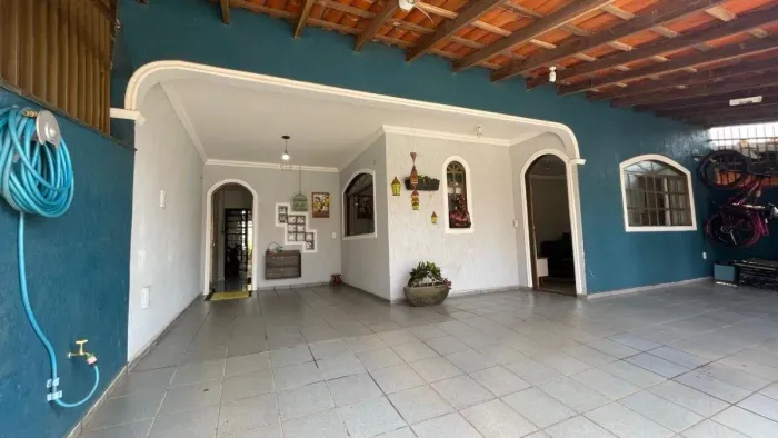 Casa para Venda em Brasília, Taguatinga Norte (Taguatinga), 4 dormitórios, 3 suítes, 4 ban