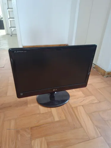 Monitor LG E2050T