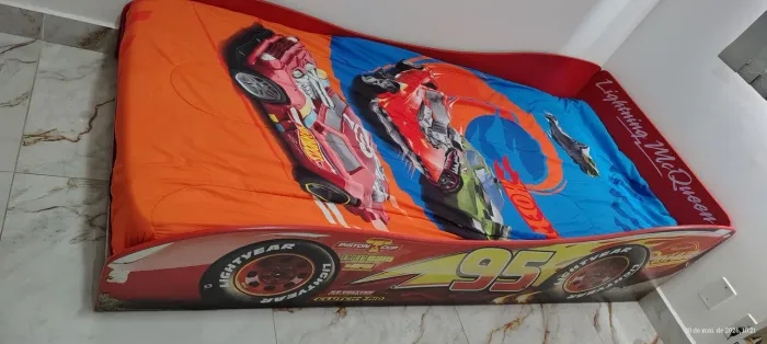 Cama infantil para menino do Relâmpago Mcqueem com estrutura reforçada  reforçada  