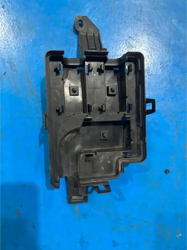Suporte Inferior da Caixa de Fusíveis CHEVROLET S10 2018