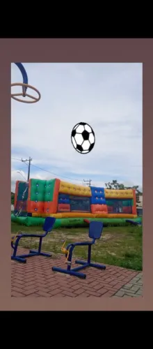 Vendo urgente quadra de sabão inflável