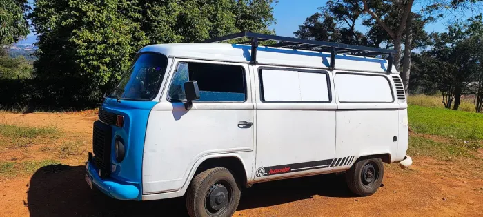 Volkswagen Kombi Standard 1.4 MI Total Flex 8V 2010