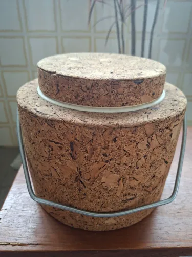 Balde de Gelo em Cortiça