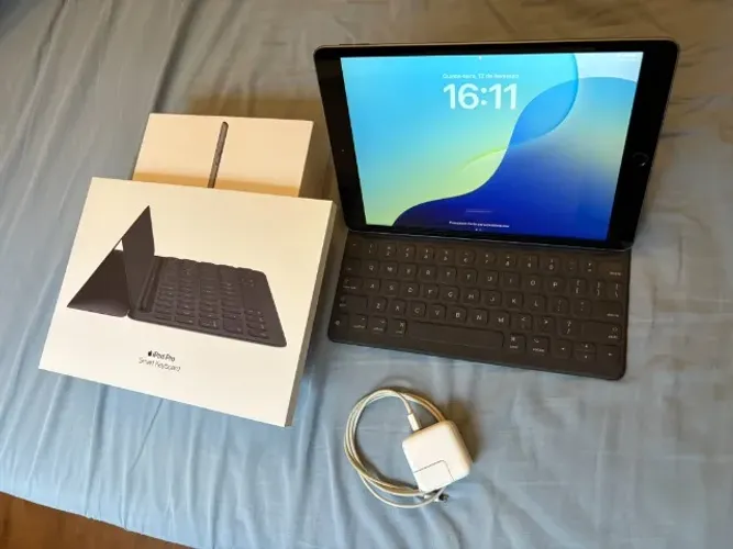 Ipad 7a geração com teclado original apple