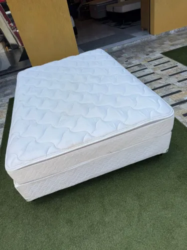 Colchão de Casal Castor seminovo + base Box - ENTREGA GRÁTIS!