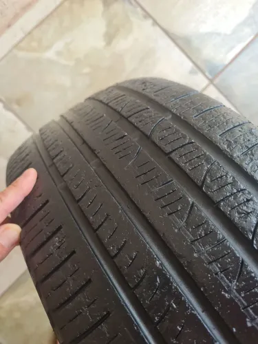 Pneu Michelin 215 /65/ 16