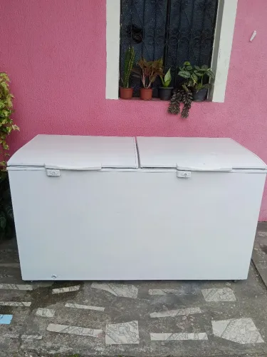 Freezer Eletrolux 550 litros falso grande gelando muito bem