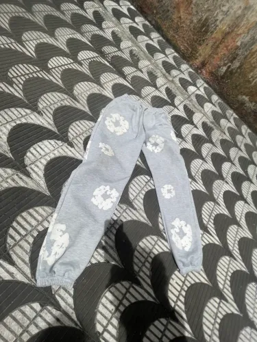 Calça denim tears