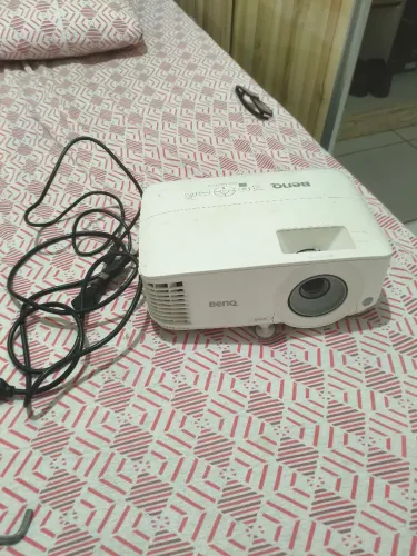 Projetor 3.600 lumiens