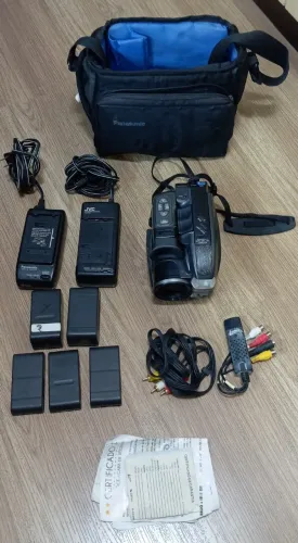 Filmadora Panasonic - Palmrcorder - PV-A207