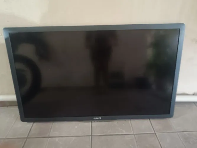 Tv Philips queimada