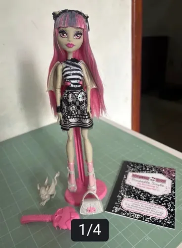 Monster High Rochelle Goyle Básica Creeproduction