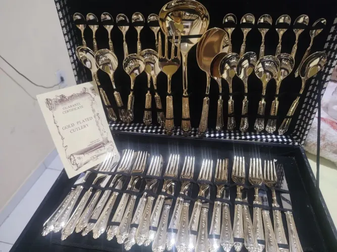 Faqueiro banhado a ouro italiano 53 peças 