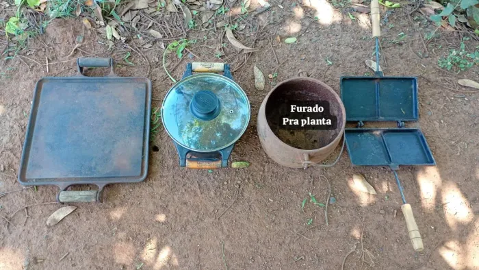Lot ferro fundido como tá na foto preço final 300$ dispenso curiosos só chama se relment