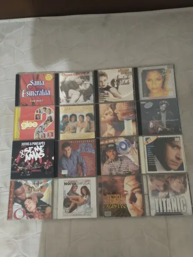 Cds de Música (R$ 10,00 cada)