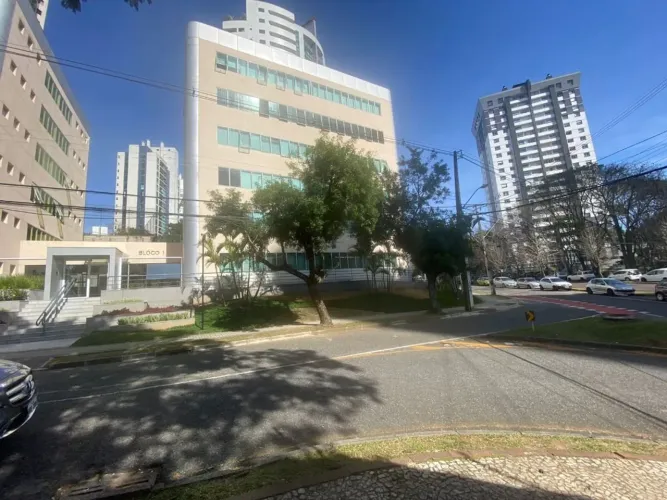 Aluguel - Sala comercial mobiliada - Pronta!!! - Bairro Ecoville - BELLOS IMÓVEIS