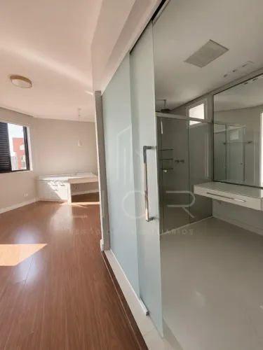 Apartamento com Hall Privativo, 1 por Andar e 4 Vagas Vila Gomes Cardim